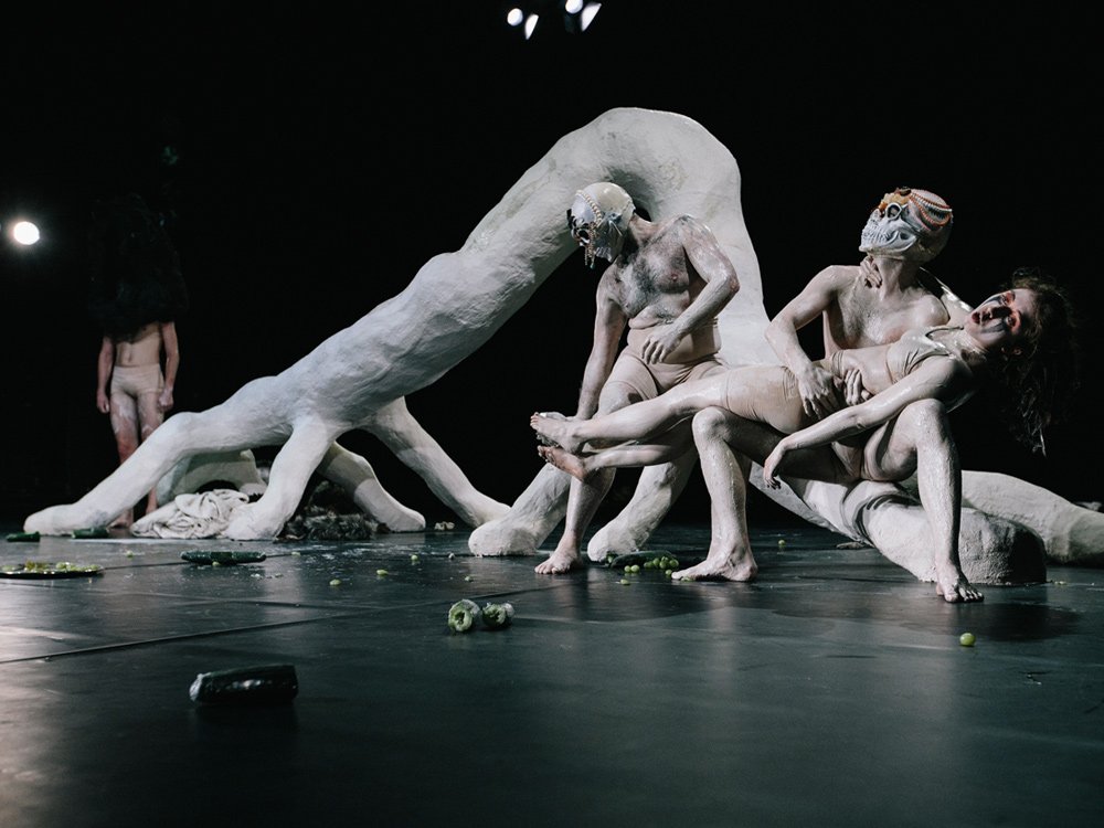 Kaspar Hauser oder die Ausgestoßenen könnten jeden Augenblick angreifen! © Schauspielhaus Wien, Matthias Heschl