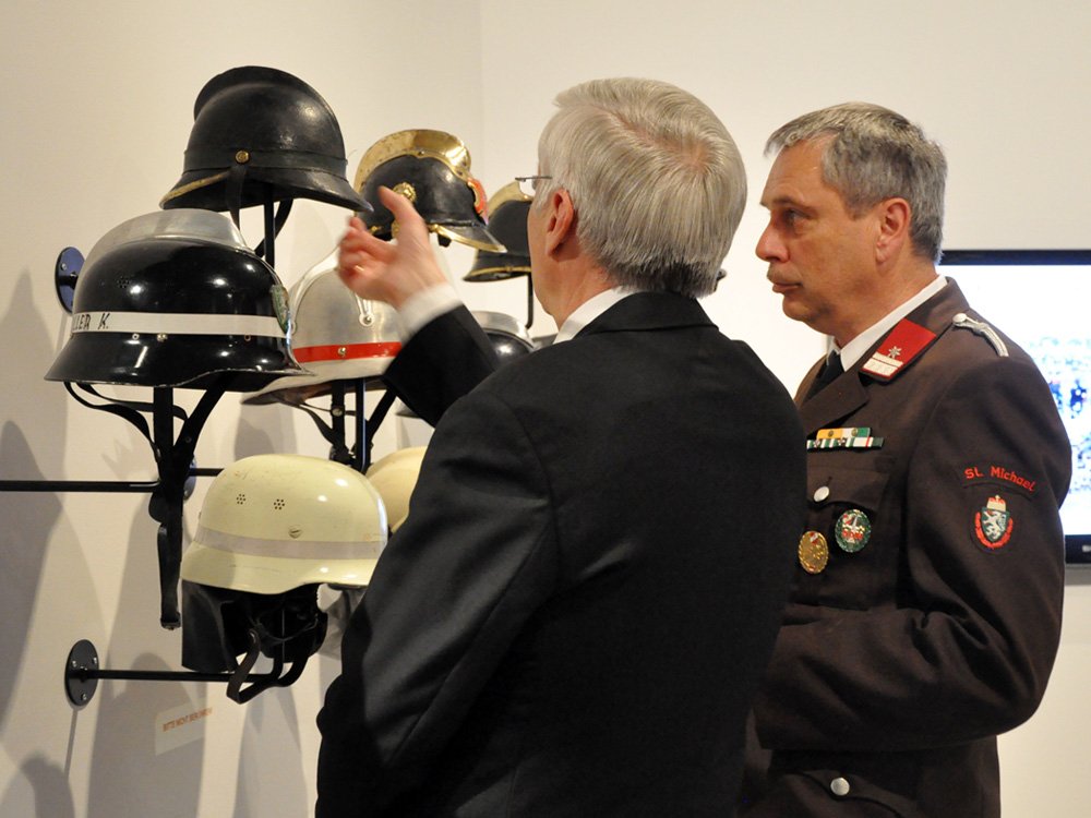 2018 LE(O)BENSBILDER – LE(O)BENSSPUREN - Kunsthalle Leoben © Winter Artservice