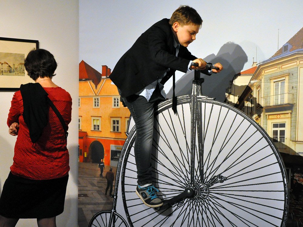 2018 LE(O)BENSBILDER – LE(O)BENSSPUREN - Kunsthalle Leoben © Winter Artservice