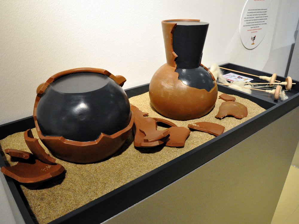 2018 LE(O)BENSBILDER – LE(O)BENSSPUREN - Kunsthalle Leoben © Winter Artservice