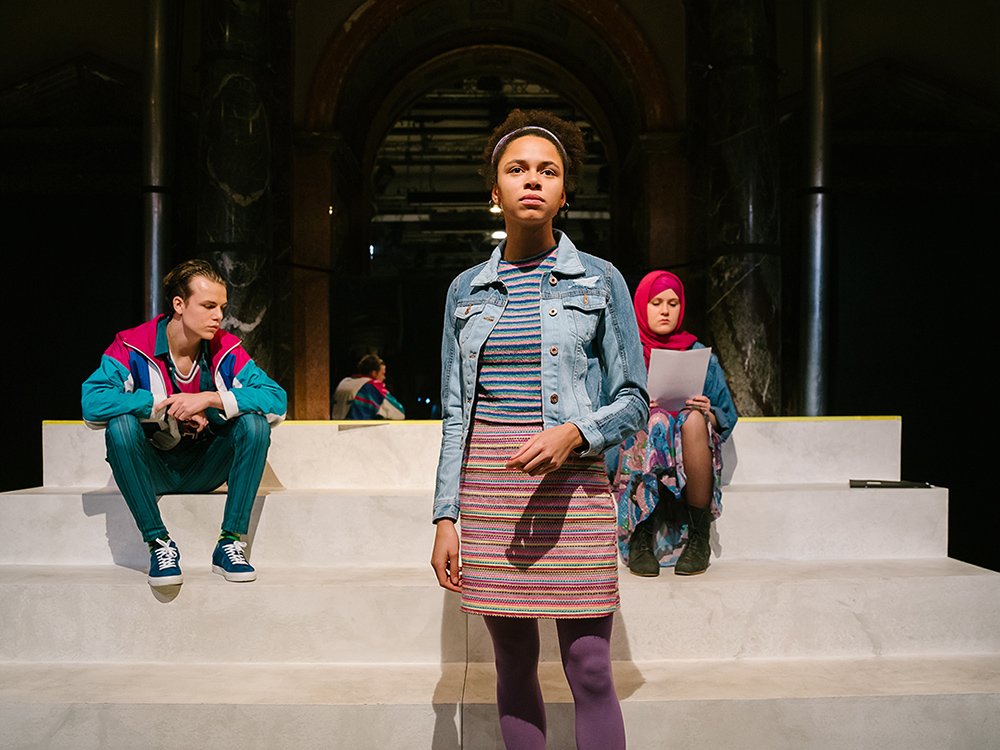 2019 - Burgtheater – Kriegerin © Marcella Ruiz Cruz – Burgtheater